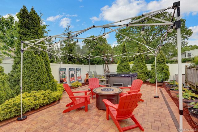 181 N Idaho Avenue, Massapequa, NY 11758