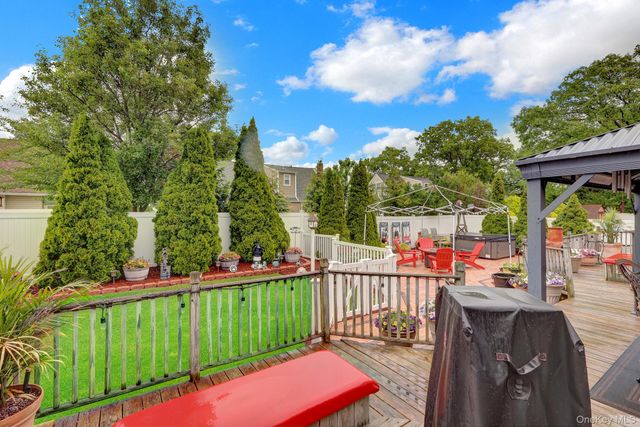 181 N Idaho Avenue, Massapequa, NY 11758