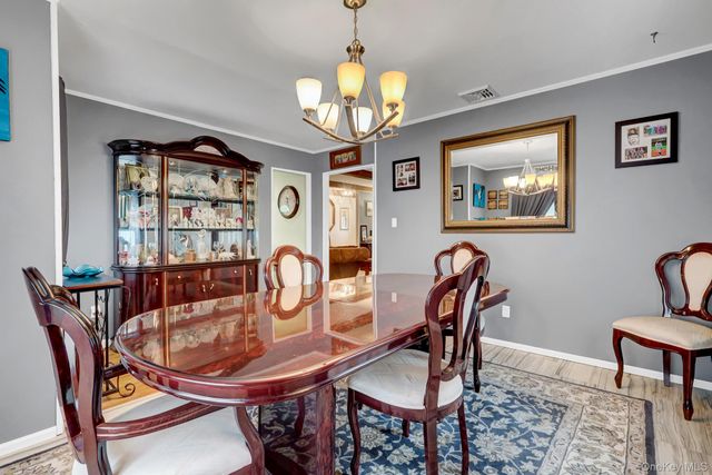 181 N Idaho Avenue, Massapequa, NY 11758