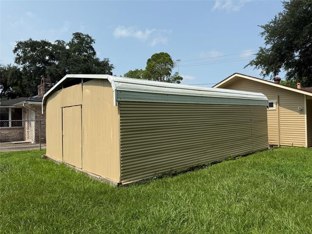5702 Pine Avenue, Pasadena, TX 77503