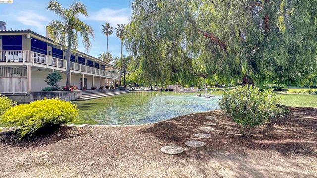 460 N. Civic Drive 311, Walnut Creek, CA 94596