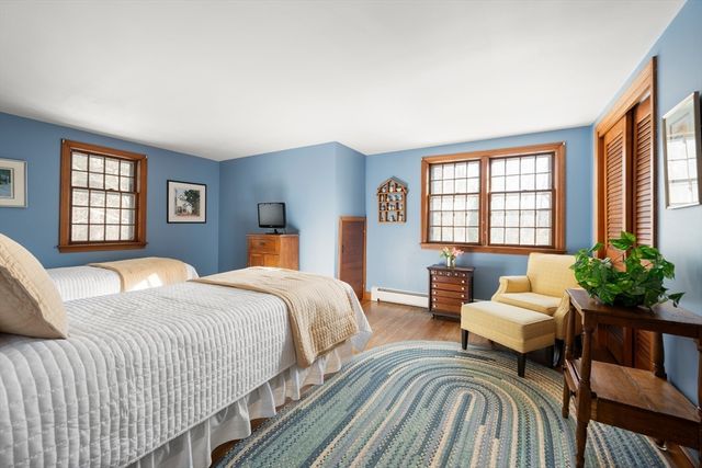 6 Brewster Rd, Wayland, MA 01778