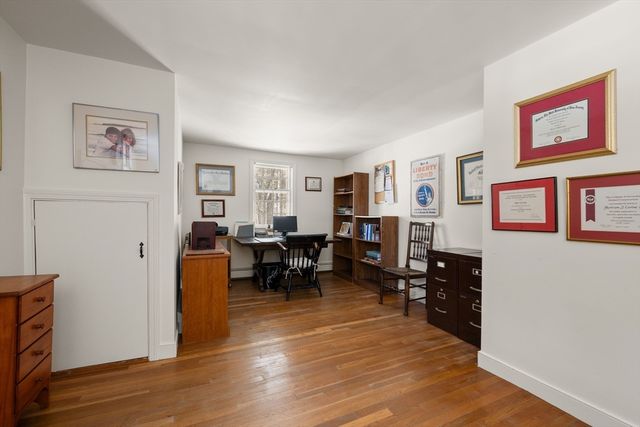 6 Brewster Rd, Wayland, MA 01778