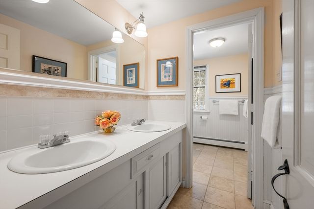 6 Brewster Rd, Wayland, MA 01778