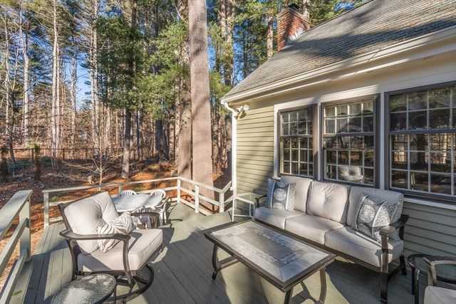 6 Brewster Rd, Wayland, MA 01778