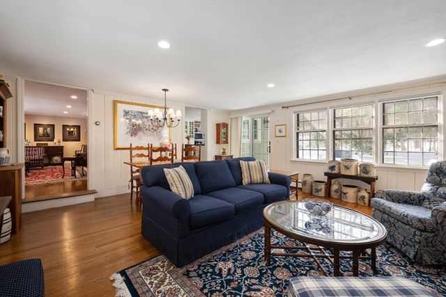 6 Brewster Rd, Wayland, MA 01778