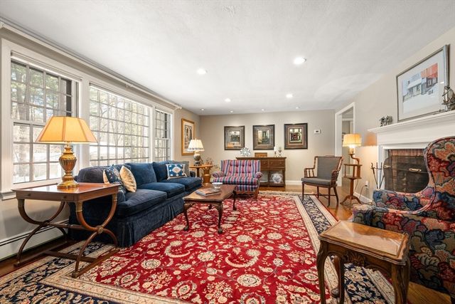 6 Brewster Rd, Wayland, MA 01778