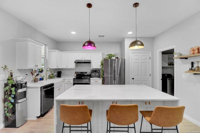 2703 Bluff Crossing, San Antonio, TX 78244