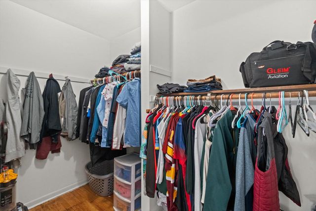 8710 W Hawthorne LANE, Franklin, WI 53132