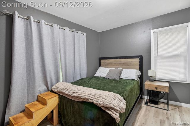 30541 Utica Road, Roseville, MI 48066
