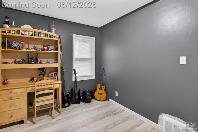 30541 Utica Road, Roseville, MI 48066
