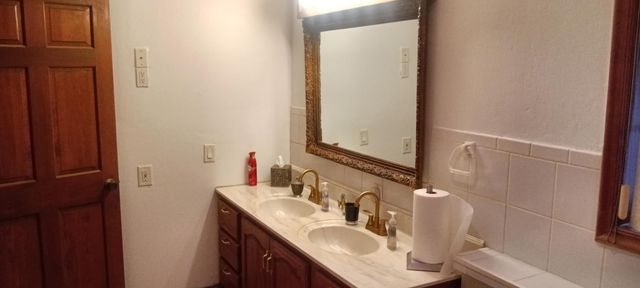 643 N 50 W, Valparaiso, IN 46385