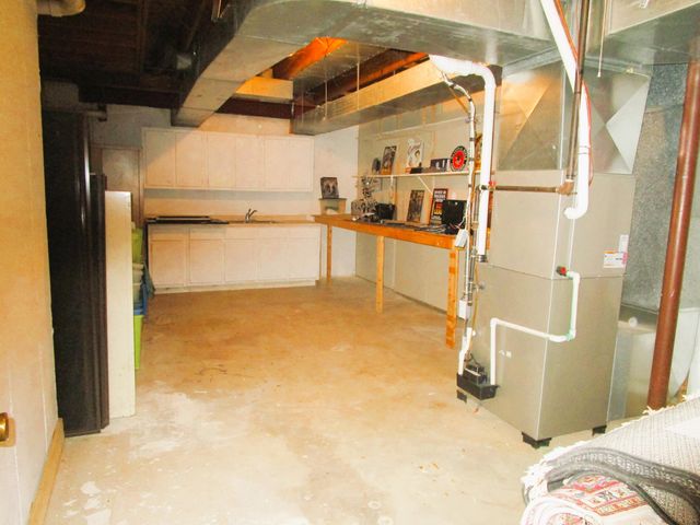 643 N 50 W, Valparaiso, IN 46385