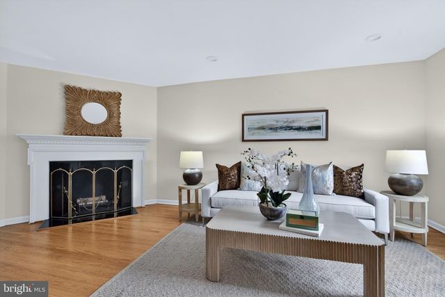 6805 MARKET SQUARE DR, Mclean, VA 22101