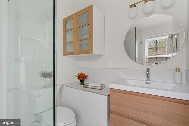 6805 MARKET SQUARE DR, Mclean, VA 22101