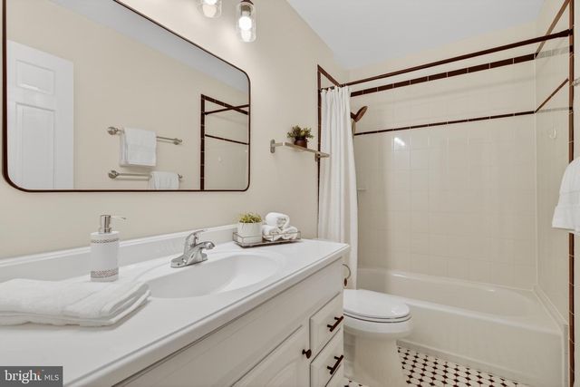 6805 MARKET SQUARE DR, Mclean, VA 22101