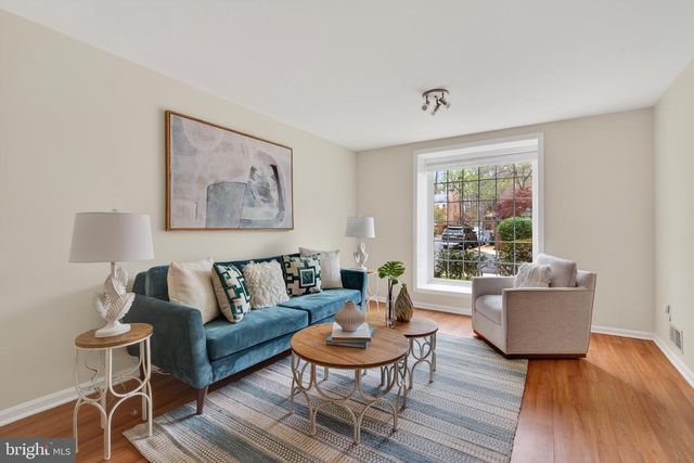 6805 MARKET SQUARE DR, Mclean, VA 22101