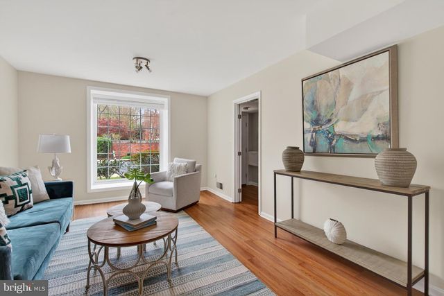 6805 MARKET SQUARE DR, Mclean, VA 22101