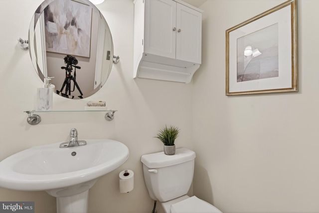 6805 MARKET SQUARE DR, Mclean, VA 22101