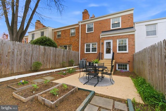 6805 MARKET SQUARE DR, Mclean, VA 22101