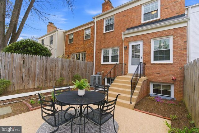 6805 MARKET SQUARE DR, Mclean, VA 22101