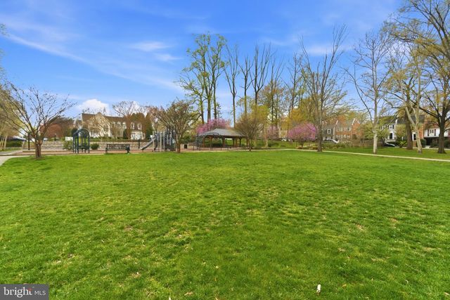 6805 MARKET SQUARE DR, Mclean, VA 22101