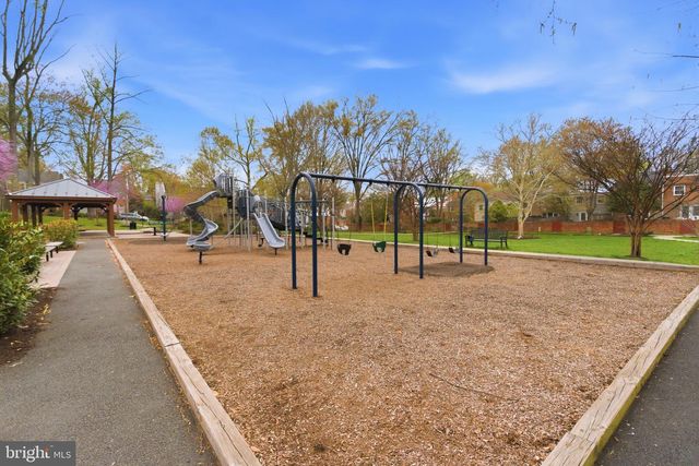 6805 MARKET SQUARE DR, Mclean, VA 22101