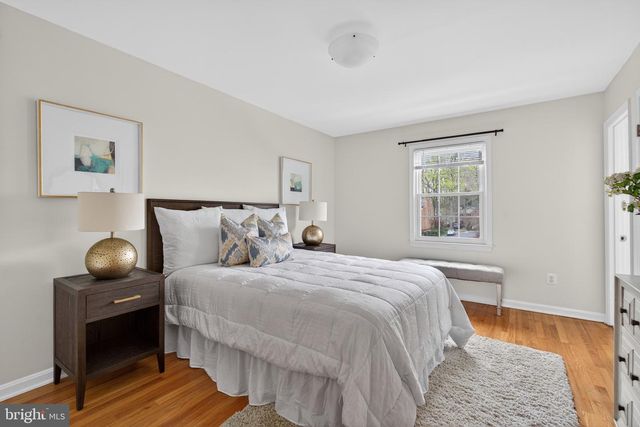 6805 MARKET SQUARE DR, Mclean, VA 22101