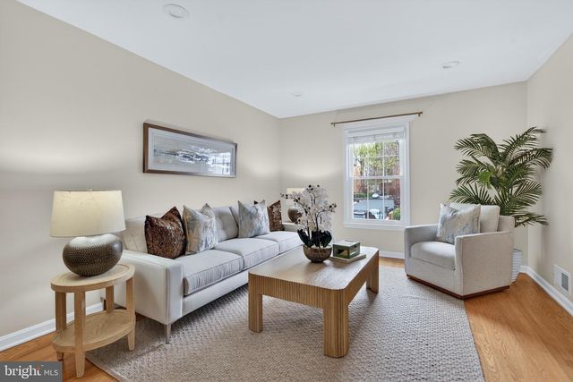 6805 MARKET SQUARE DR, Mclean, VA 22101