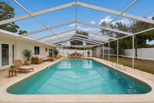 10916 CARROLLWOOD DRIVE, Tampa, FL 33618