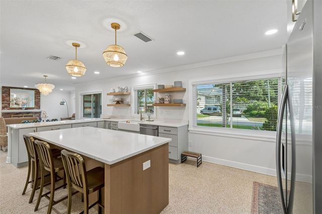 10916 CARROLLWOOD DRIVE, Tampa, FL 33618
