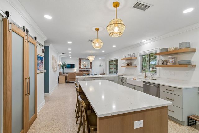 10916 CARROLLWOOD DRIVE, Tampa, FL 33618