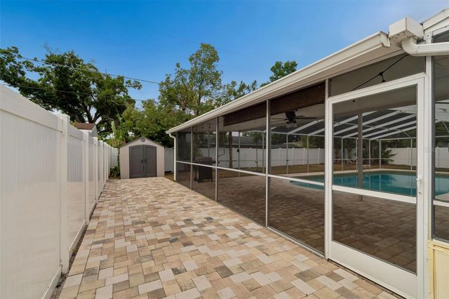 10916 CARROLLWOOD DRIVE, Tampa, FL 33618