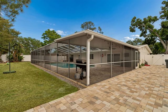 10916 CARROLLWOOD DRIVE, Tampa, FL 33618