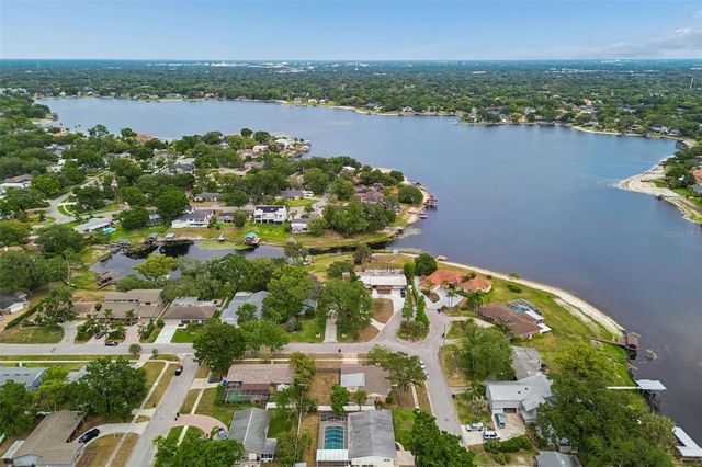 10916 CARROLLWOOD DRIVE, Tampa, FL 33618