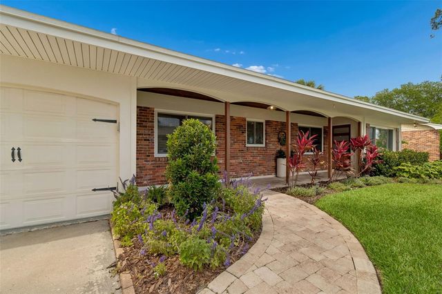 10916 CARROLLWOOD DRIVE, Tampa, FL 33618