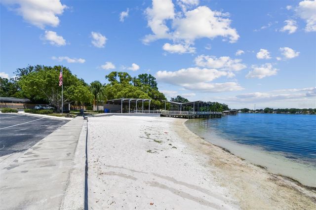 10916 CARROLLWOOD DRIVE, Tampa, FL 33618