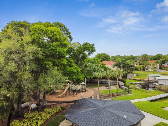 10916 CARROLLWOOD DRIVE, Tampa, FL 33618