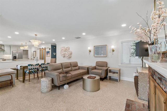 10916 CARROLLWOOD DRIVE, Tampa, FL 33618