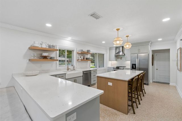 10916 CARROLLWOOD DRIVE, Tampa, FL 33618