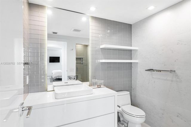 3801 Collins Avenue 703, Miami Beach, FL 33140