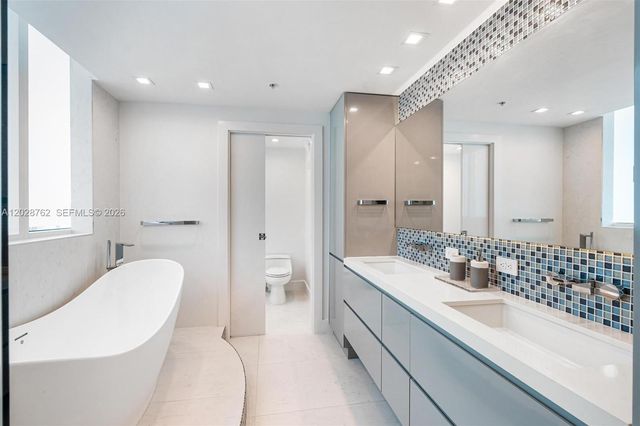 3801 Collins Avenue 703, Miami Beach, FL 33140