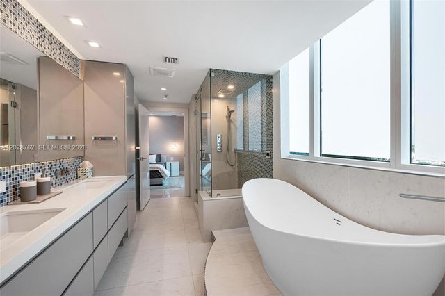 3801 Collins Avenue 703, Miami Beach, FL 33140