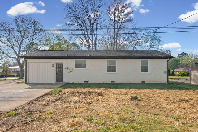 829 Glendale Dr, Clarksville, TN 37043