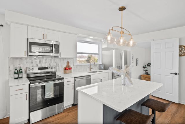 829 Glendale Dr, Clarksville, TN 37043