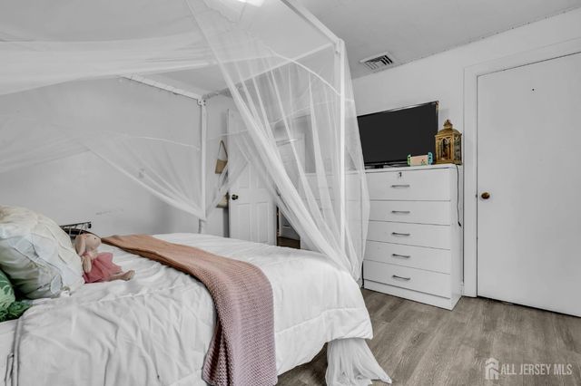 11 Pershing Avenue, Sayreville, NJ 08872