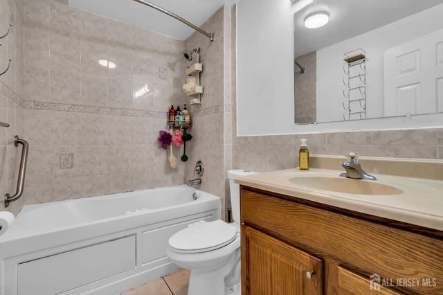 11 Pershing Avenue, Sayreville, NJ 08872