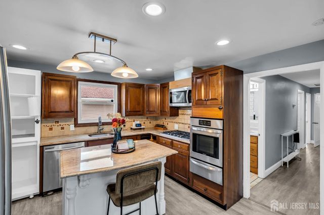 11 Pershing Avenue, Sayreville, NJ 08872