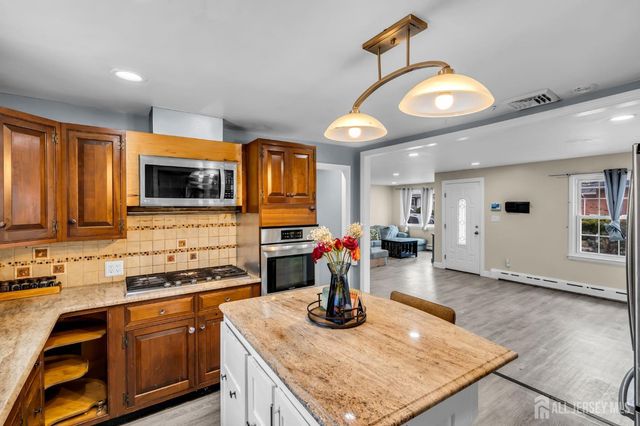 11 Pershing Avenue, Sayreville, NJ 08872