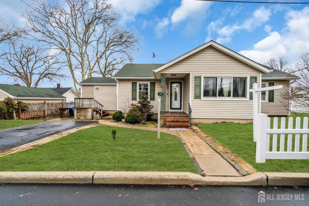 11 Pershing Avenue, Sayreville, NJ 08872